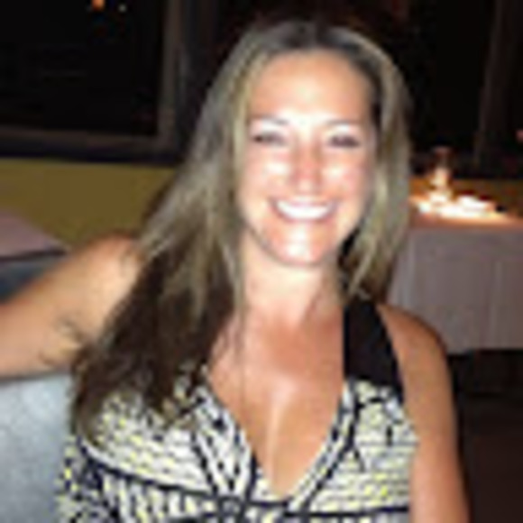 Meet your Posher, Laura - Picture 1 of 1